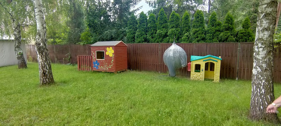 Teren NIEPUBLICZNE PRZEDSZKOLE „MIŚ”
 Przedszkole Warszawa Tarchomin ul:Topolowa 6A tel: 22-676-88-44 ; 602-333-814 

